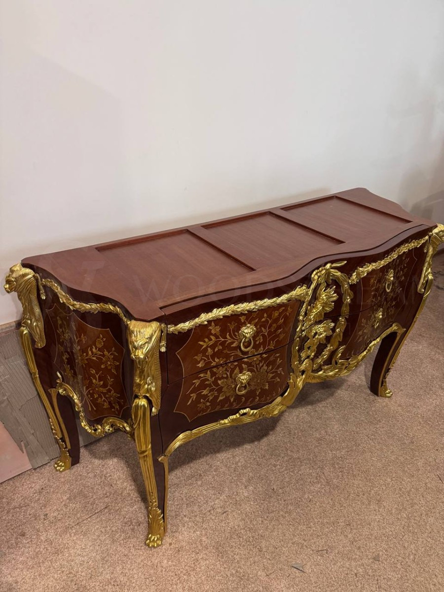 Комод в стиле Людовика XIV