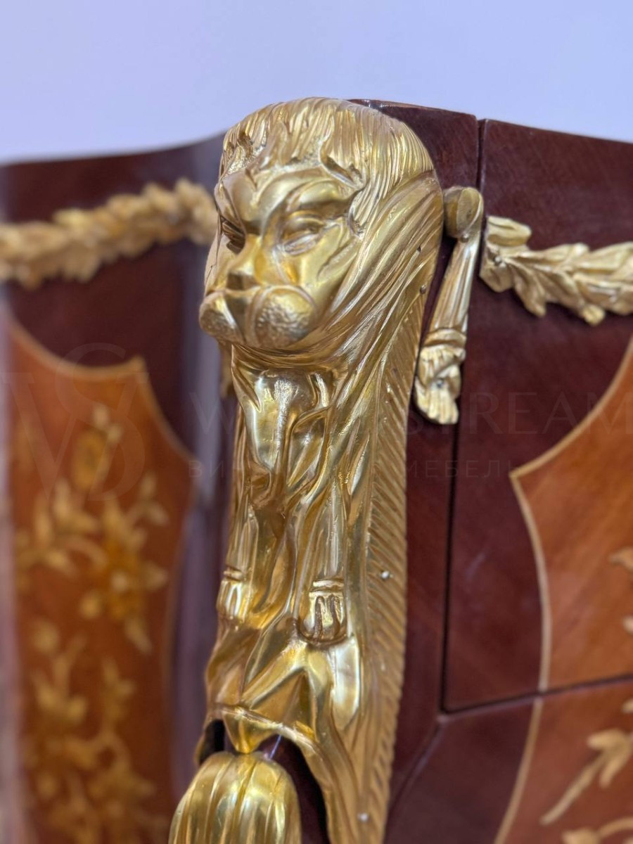 Комод в стиле Людовика XIV