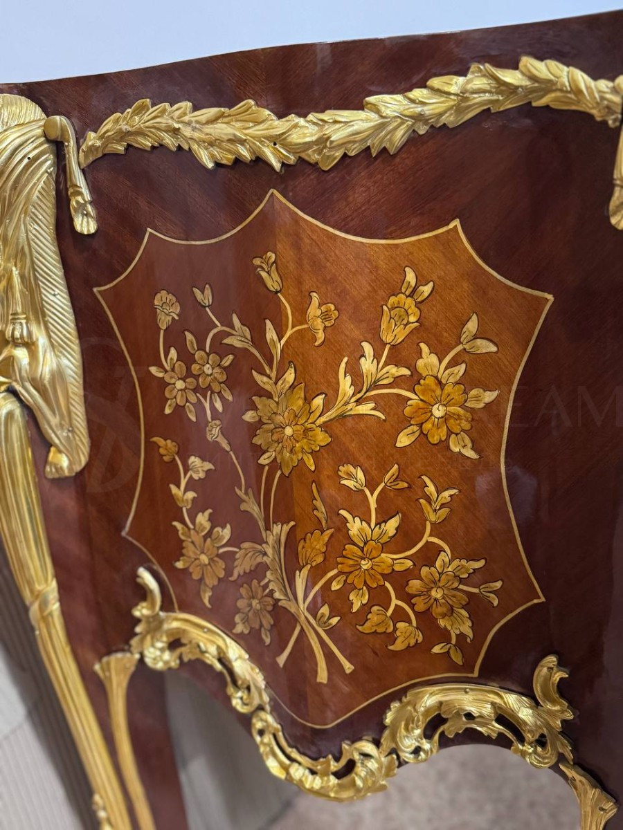 Комод в стиле Людовика XIV