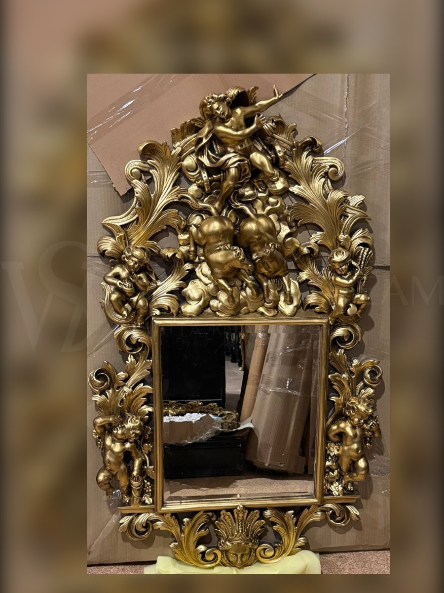 Зеркало настенное в стиле барокко
