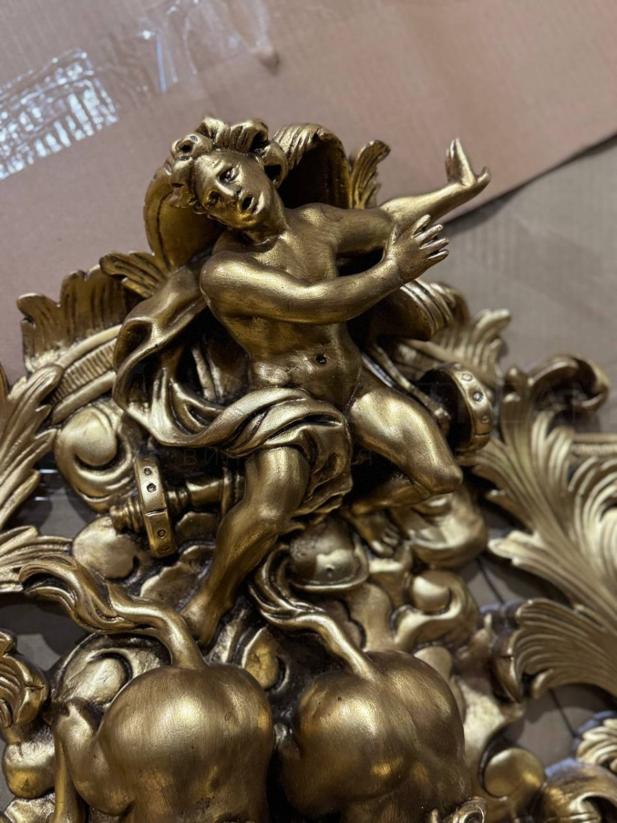 Зеркало настенное в стиле барокко