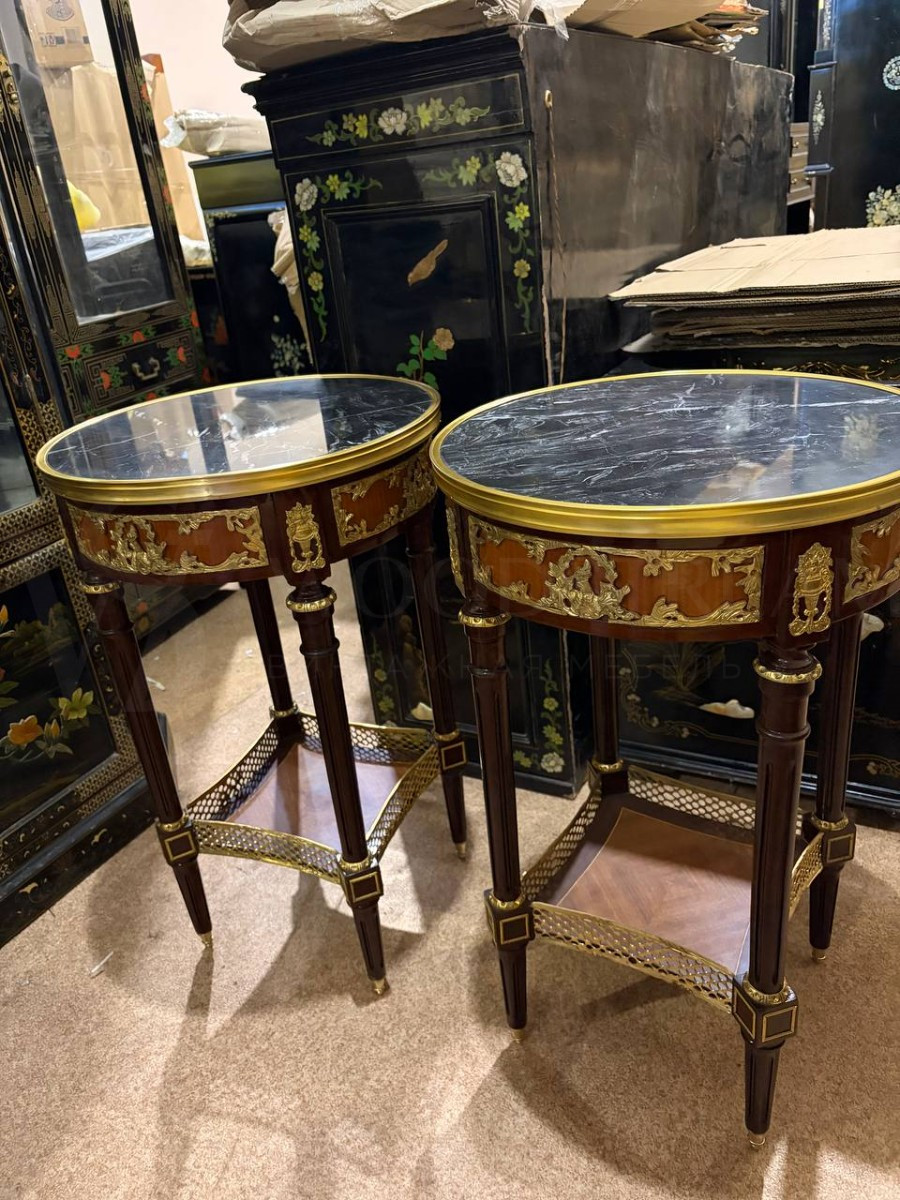 Стол/Подставка в стиле Людовика XVI