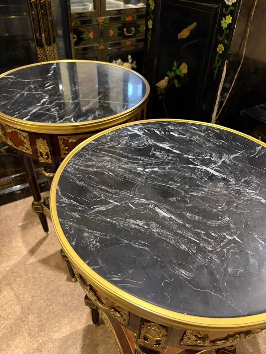 Стол/Подставка в стиле Людовика XVI