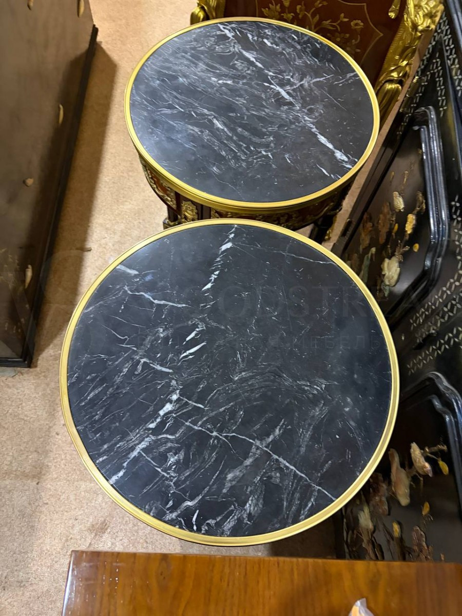 Стол/Подставка в стиле Людовика XVI