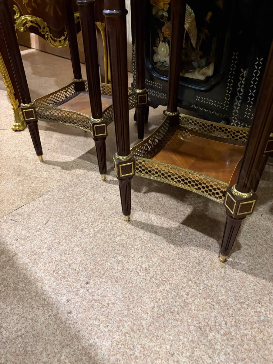 Стол/Подставка в стиле Людовика XVI