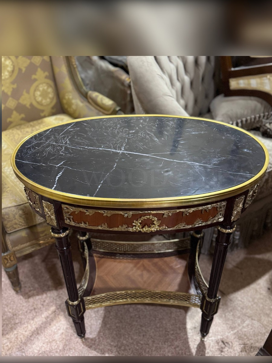 Стол в стиле Людовика XVI