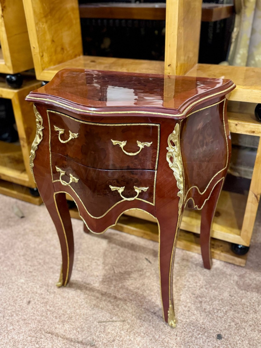 Тумба в стиле Людовика XIV