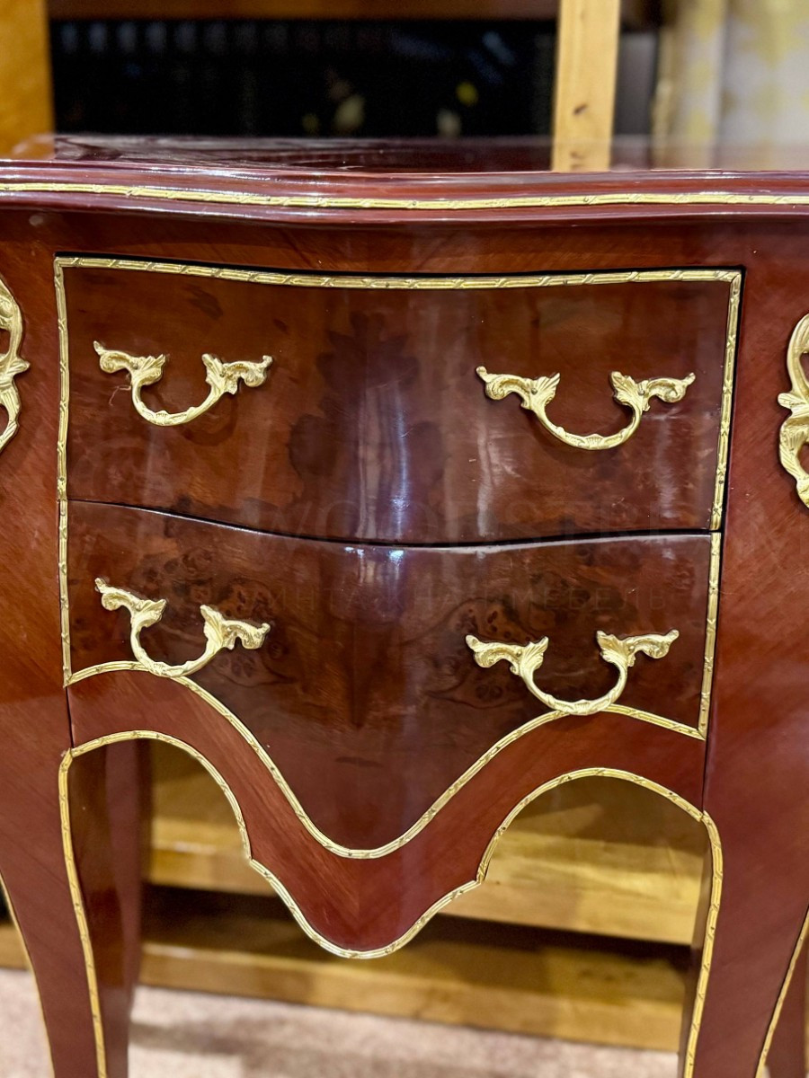 Тумба в стиле Людовика XIV