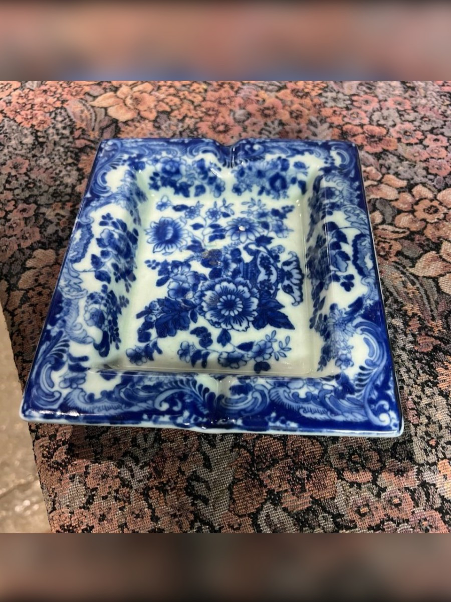 Пепельница в стиле Делф