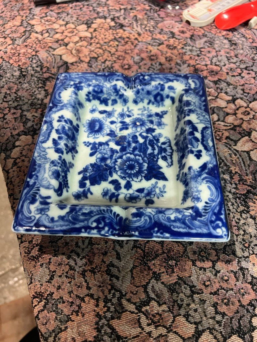 Пепельница в стиле Делф