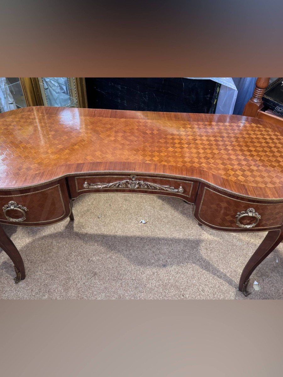 Стол письменный в стиле Людовика XIV