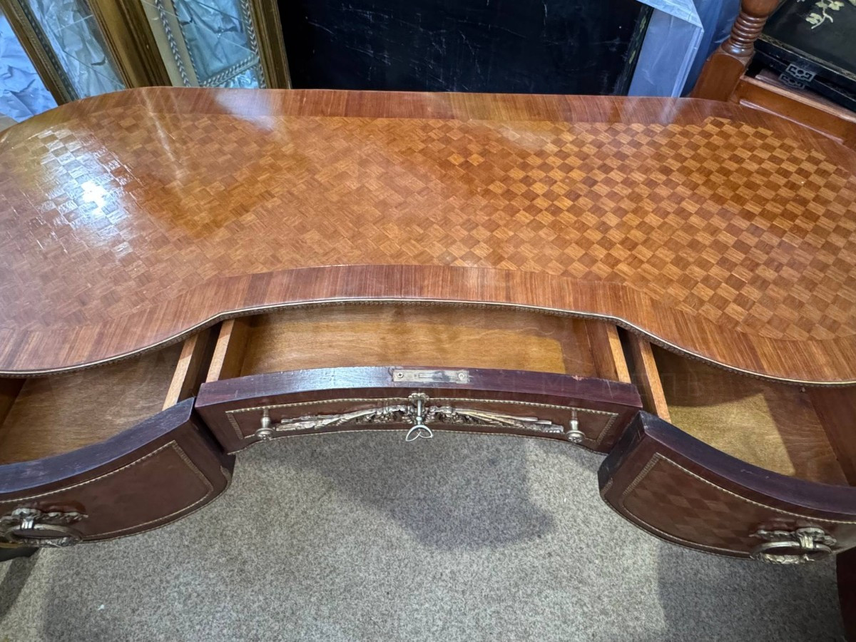 Стол письменный в стиле Людовика XIV