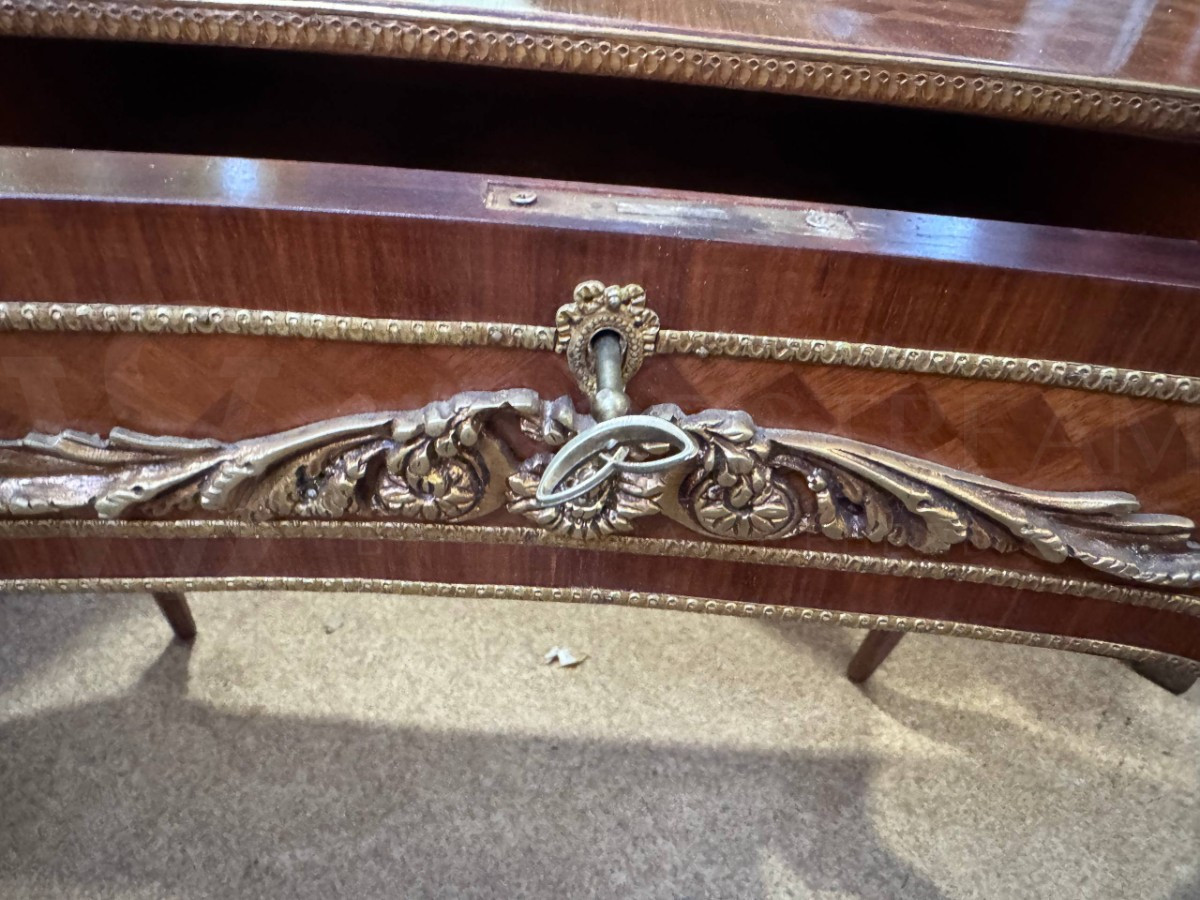 Стол письменный в стиле Людовика XIV