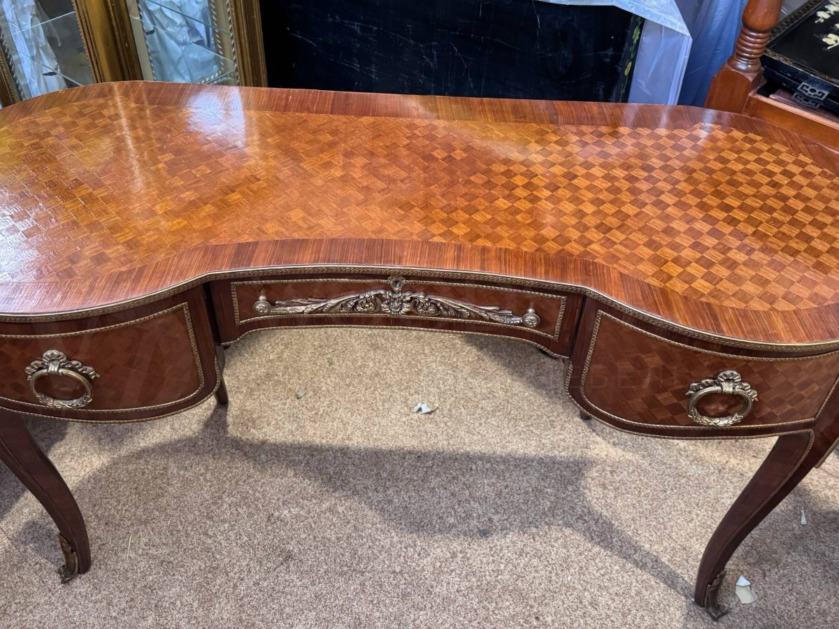 Стол письменный в стиле Людовика XIV