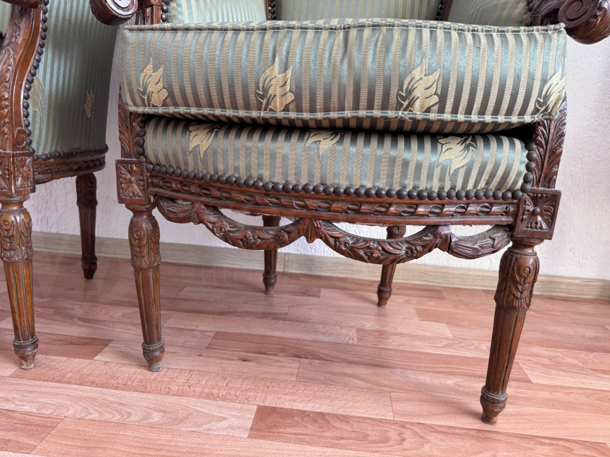 Кресло в стиле Людовика XVI 2 штуки