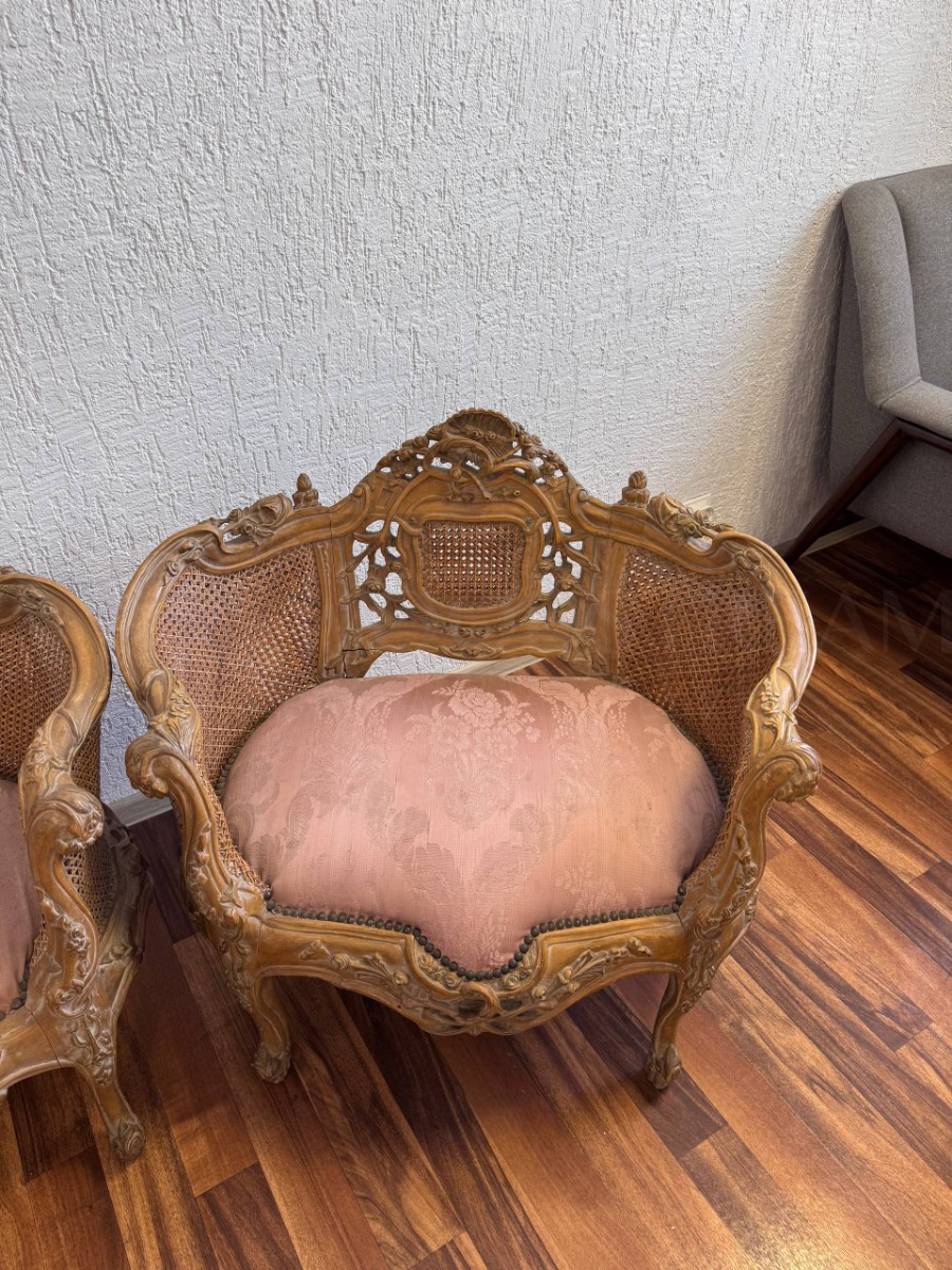 Комплект мягкой мебели для гостиной в стиле венецианского барокко