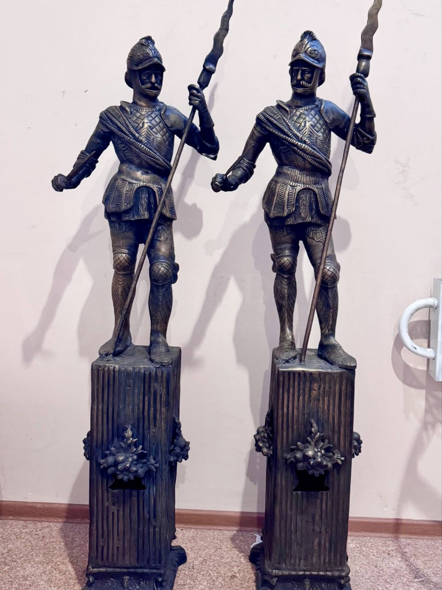 Статуя/Скульптура на постаменте Рыцарь 2 штуки