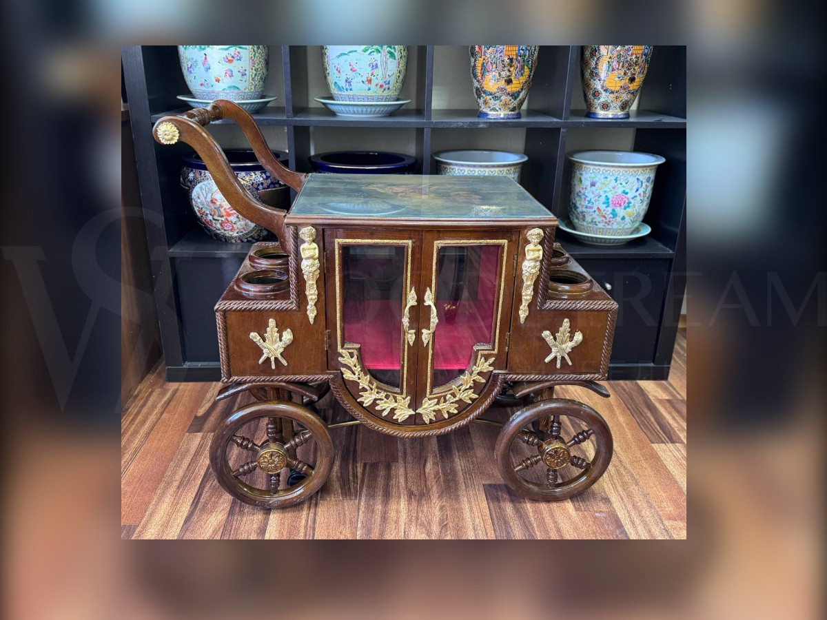 Стол сервировочный в форме кареты в стиле Людовика XVI