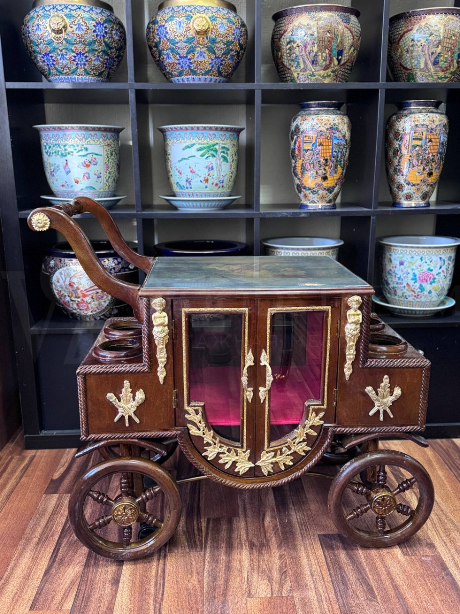 Стол сервировочный в форме кареты в стиле Людовика XVI