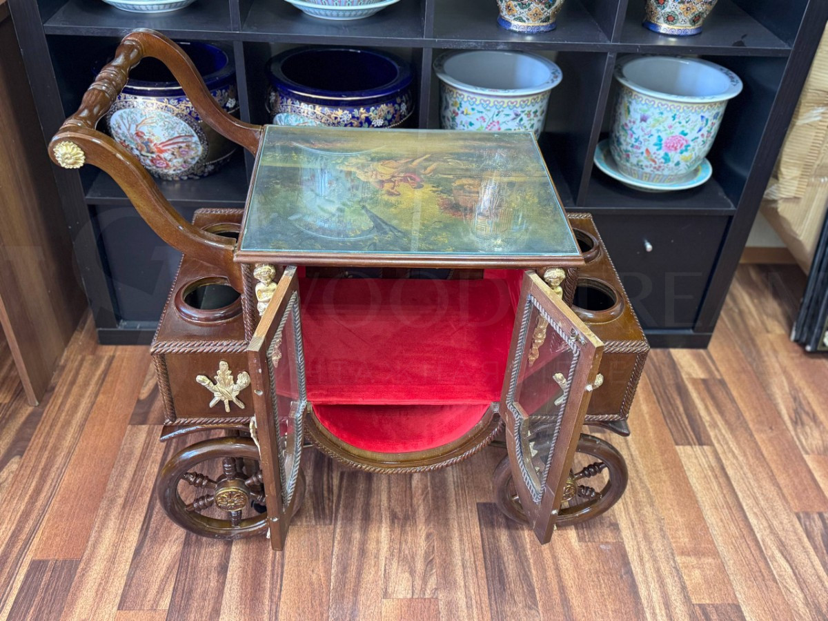 Стол сервировочный в форме кареты в стиле Людовика XVI