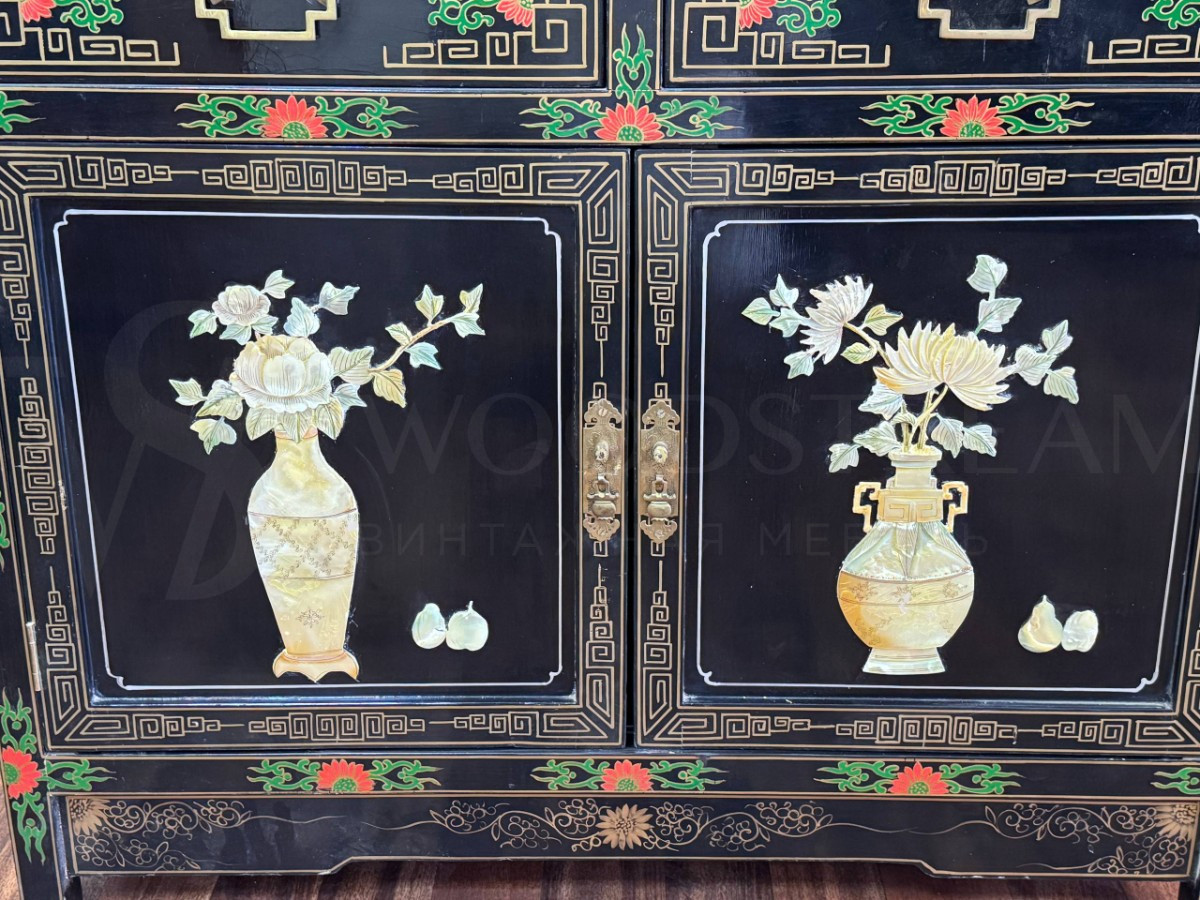 Витрина в стиле шинуазри