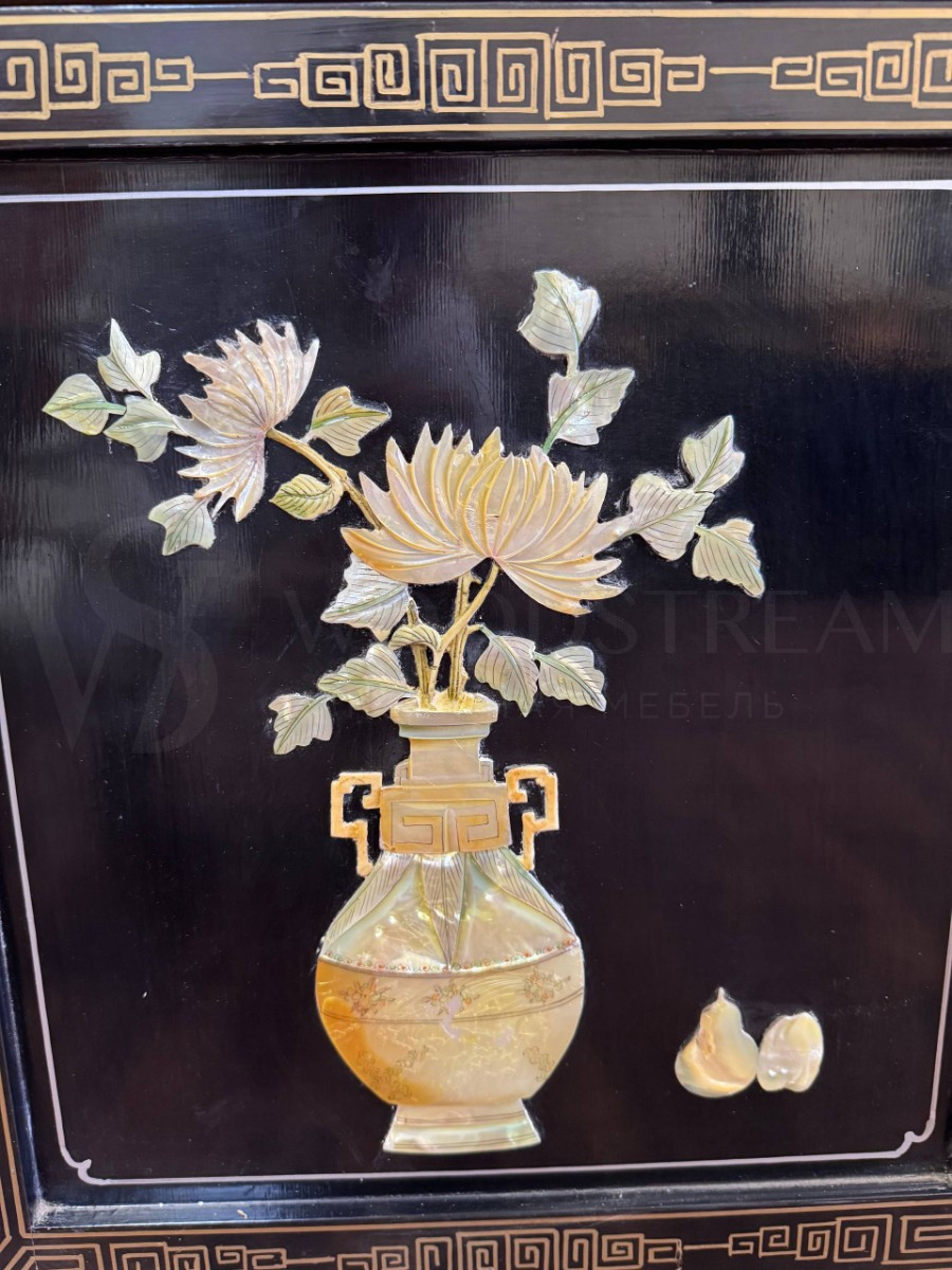 Витрина в стиле шинуазри