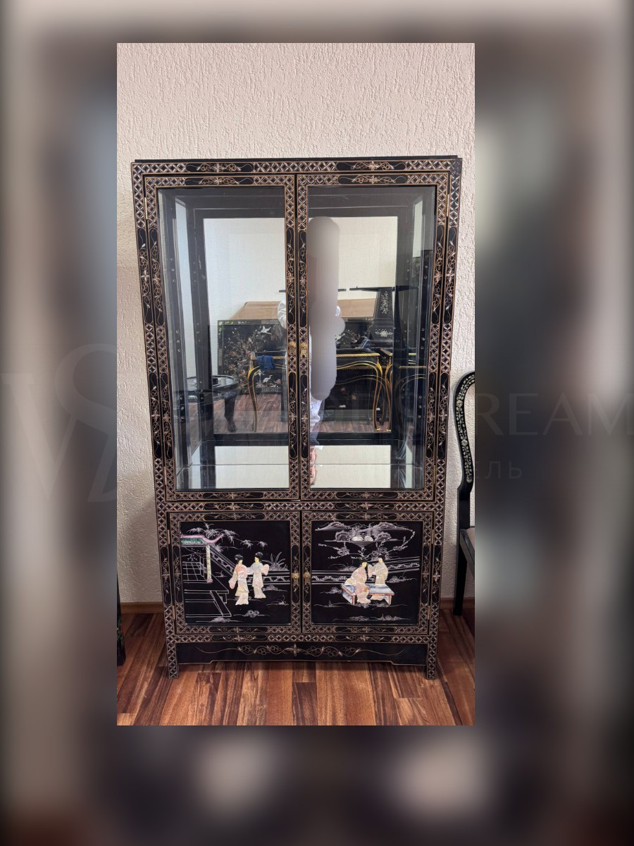 Витрина в стиле шинуазри