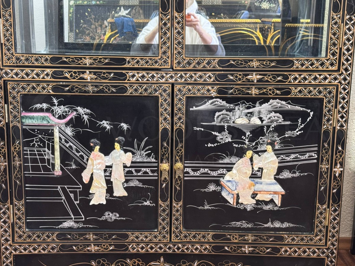 Витрина в стиле шинуазри