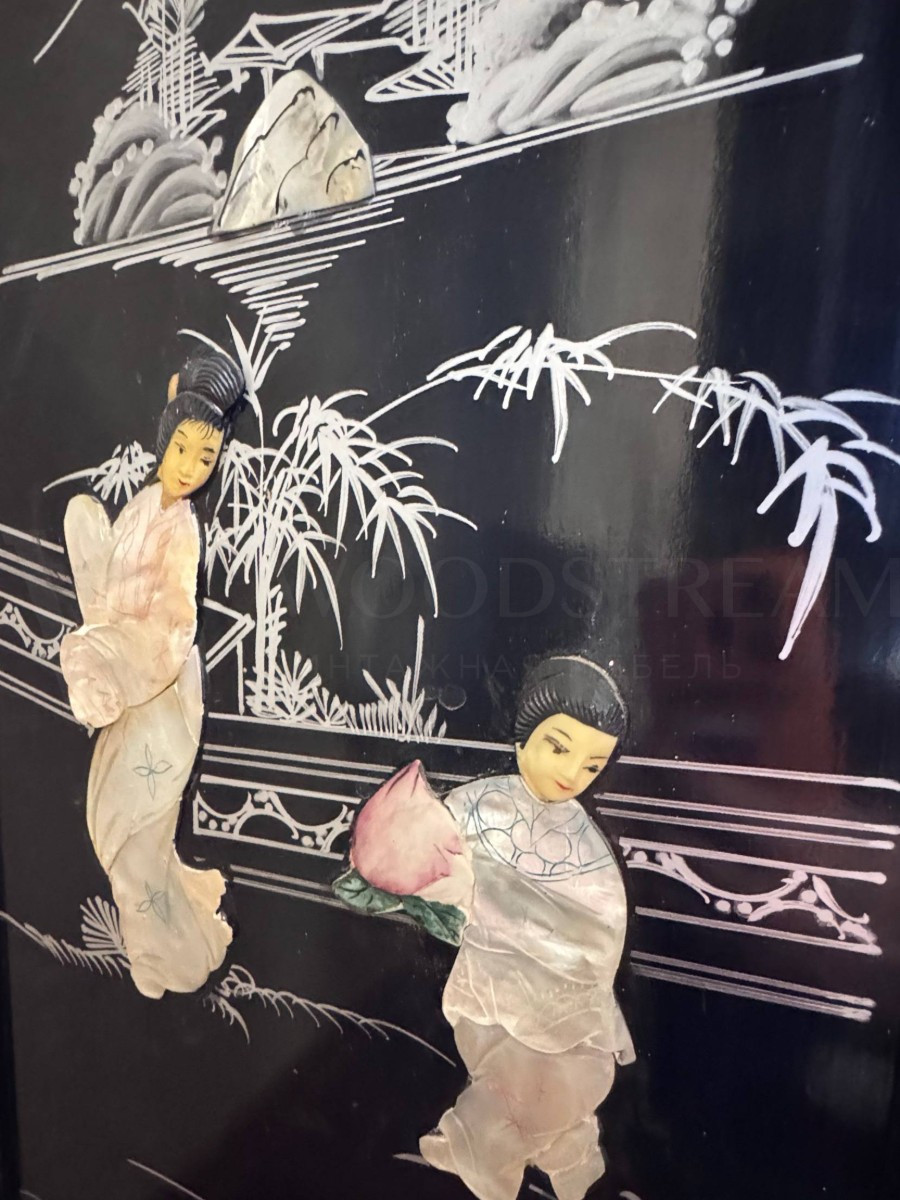 Витрина в стиле шинуазри