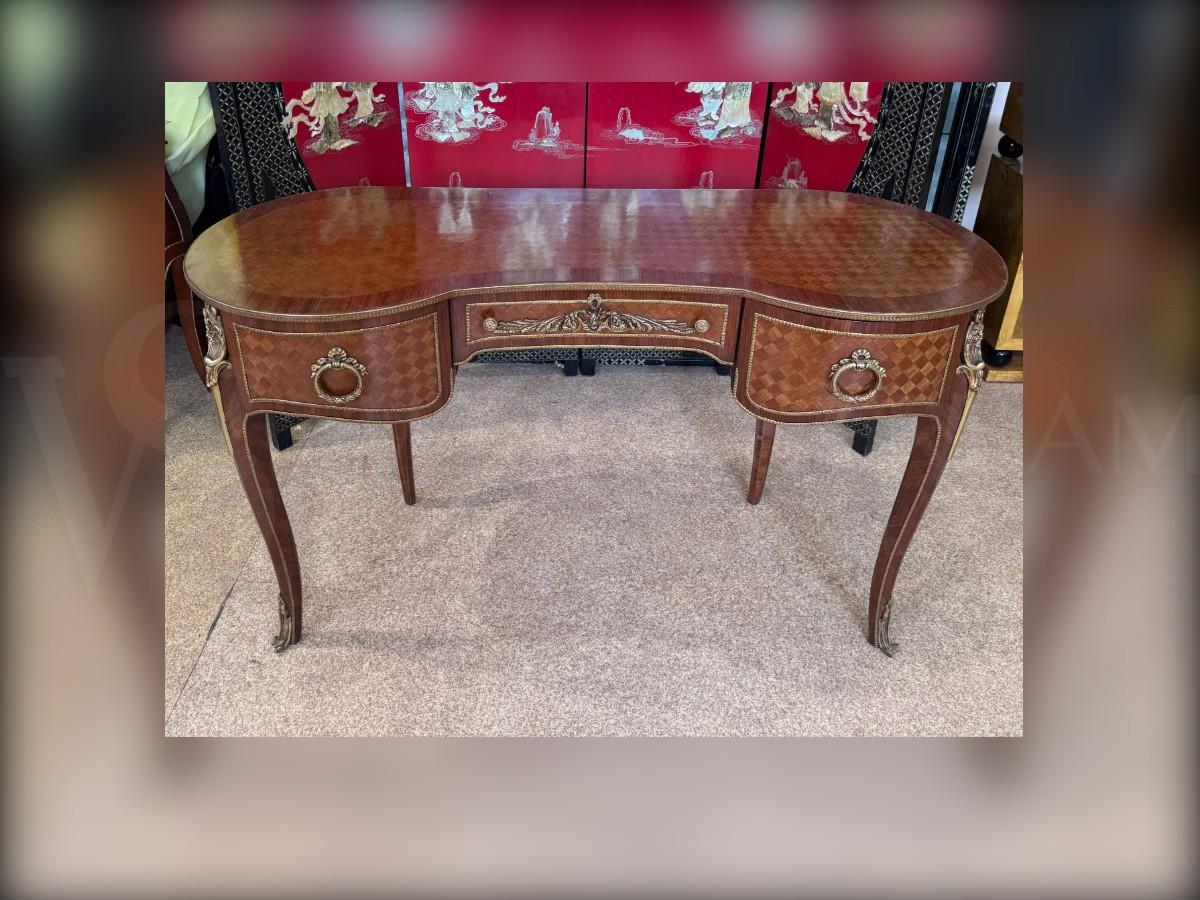 Стол письменный в стиле Людовика XIV