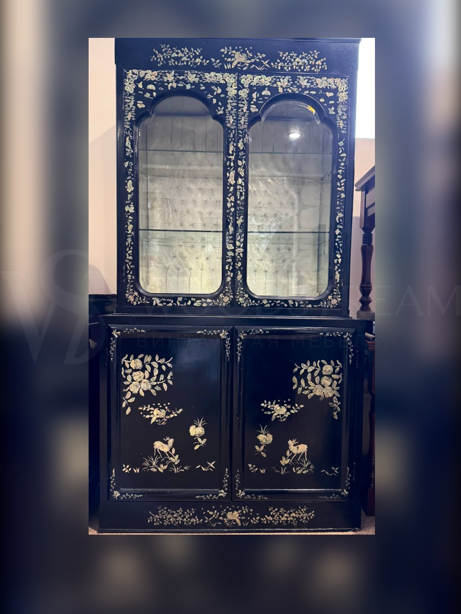 Витрина в стиле шинуазри