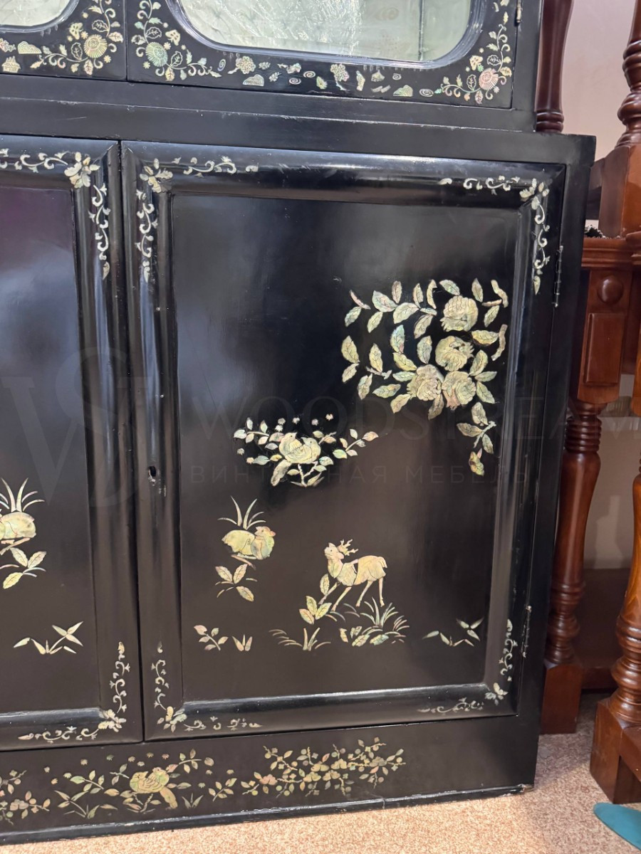 Витрина в стиле шинуазри