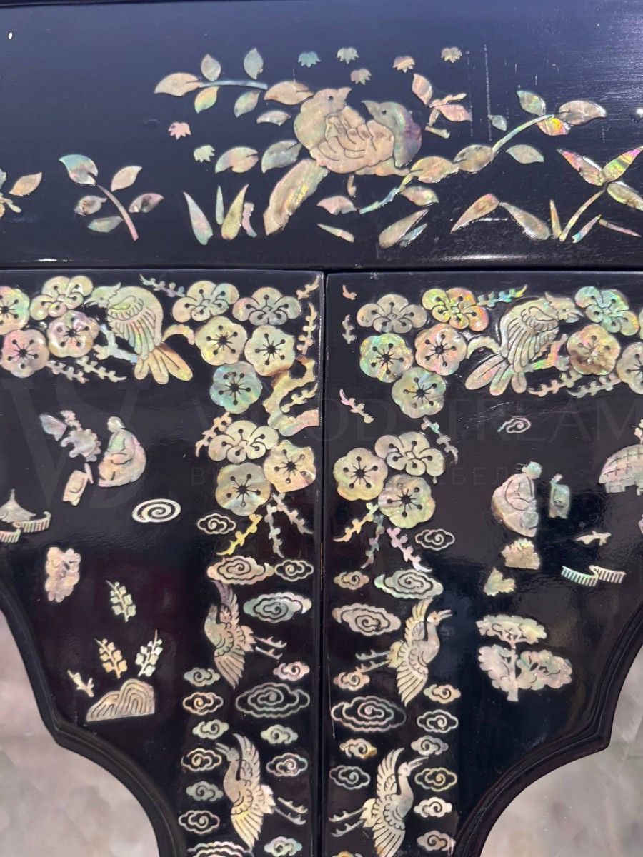 Витрина в стиле шинуазри