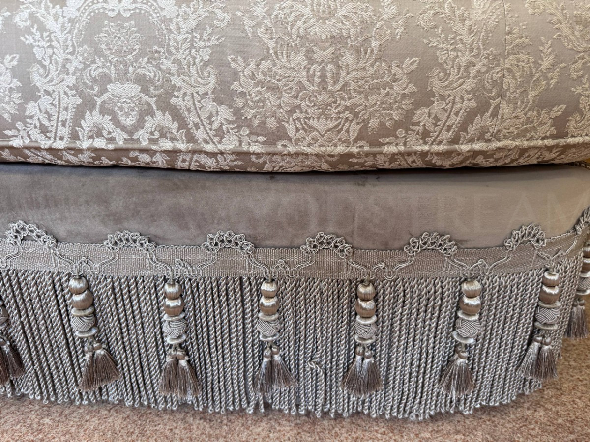 Диван в стиле венецианского барокко