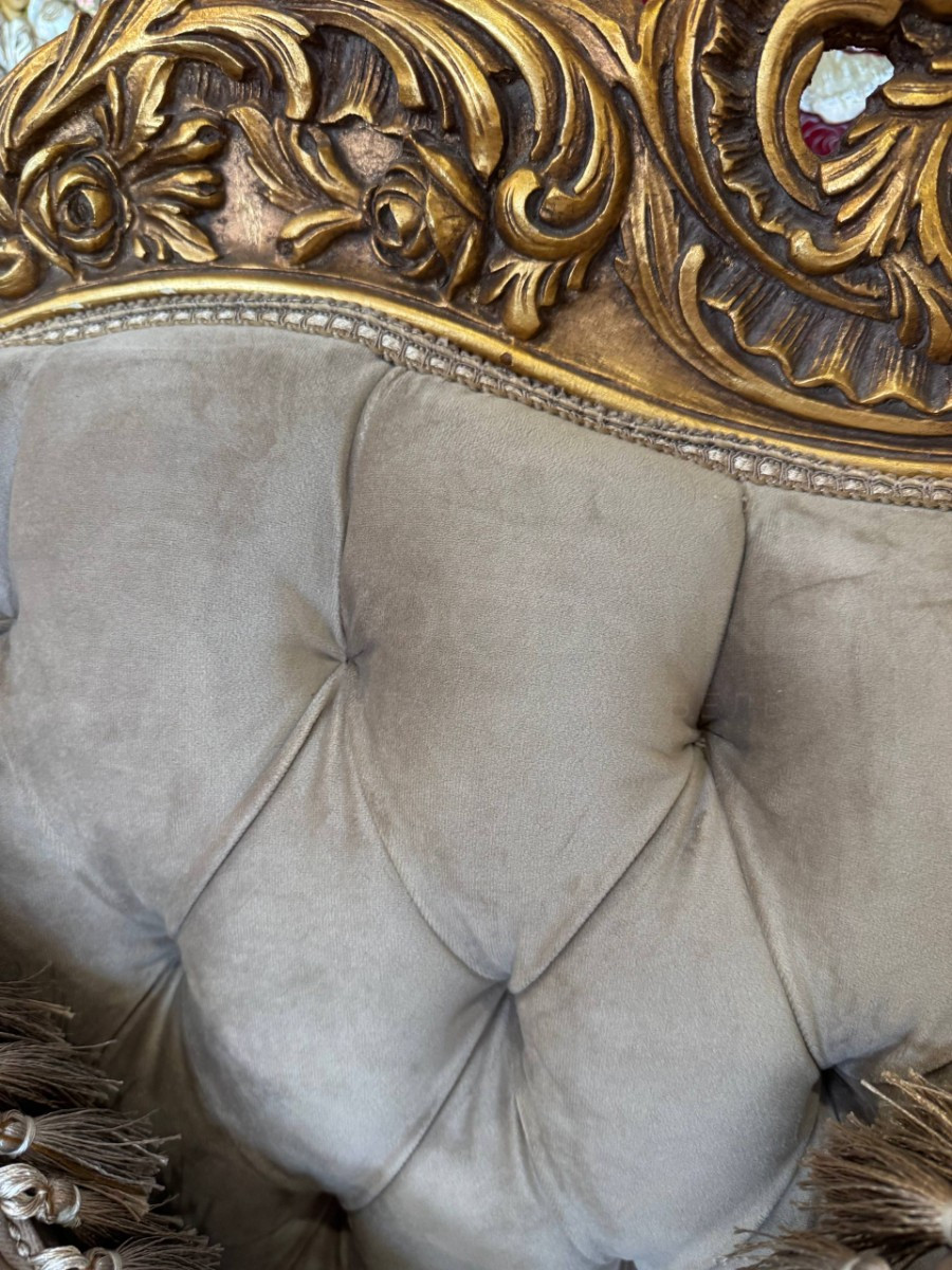 Диван в стиле венецианского барокко