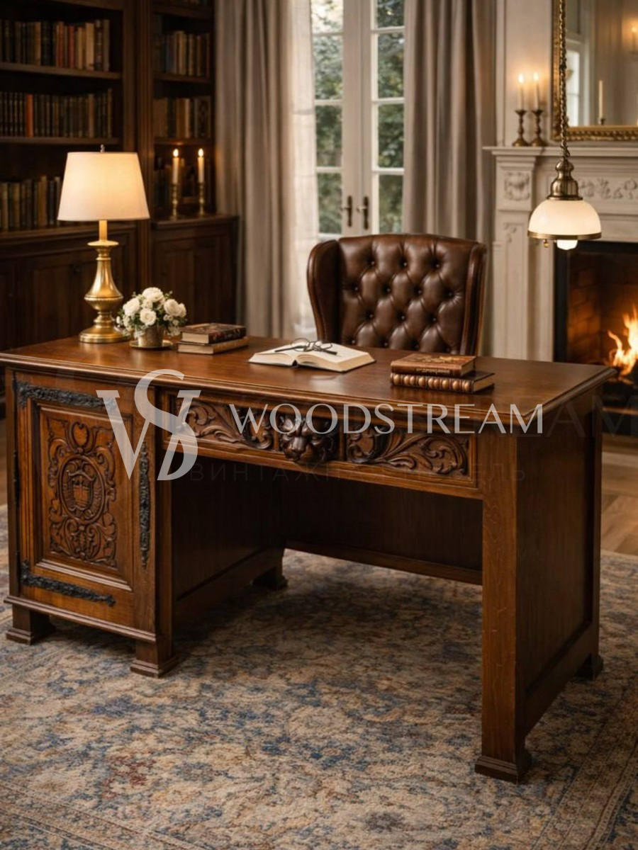 Стол письменный в стиле Тюдор