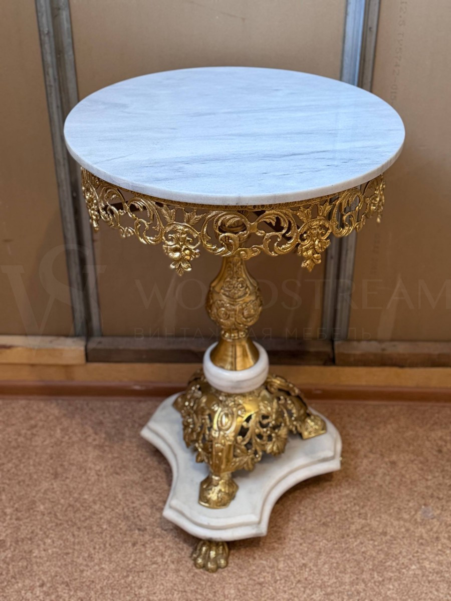 Стол/подставка в стиле ампир