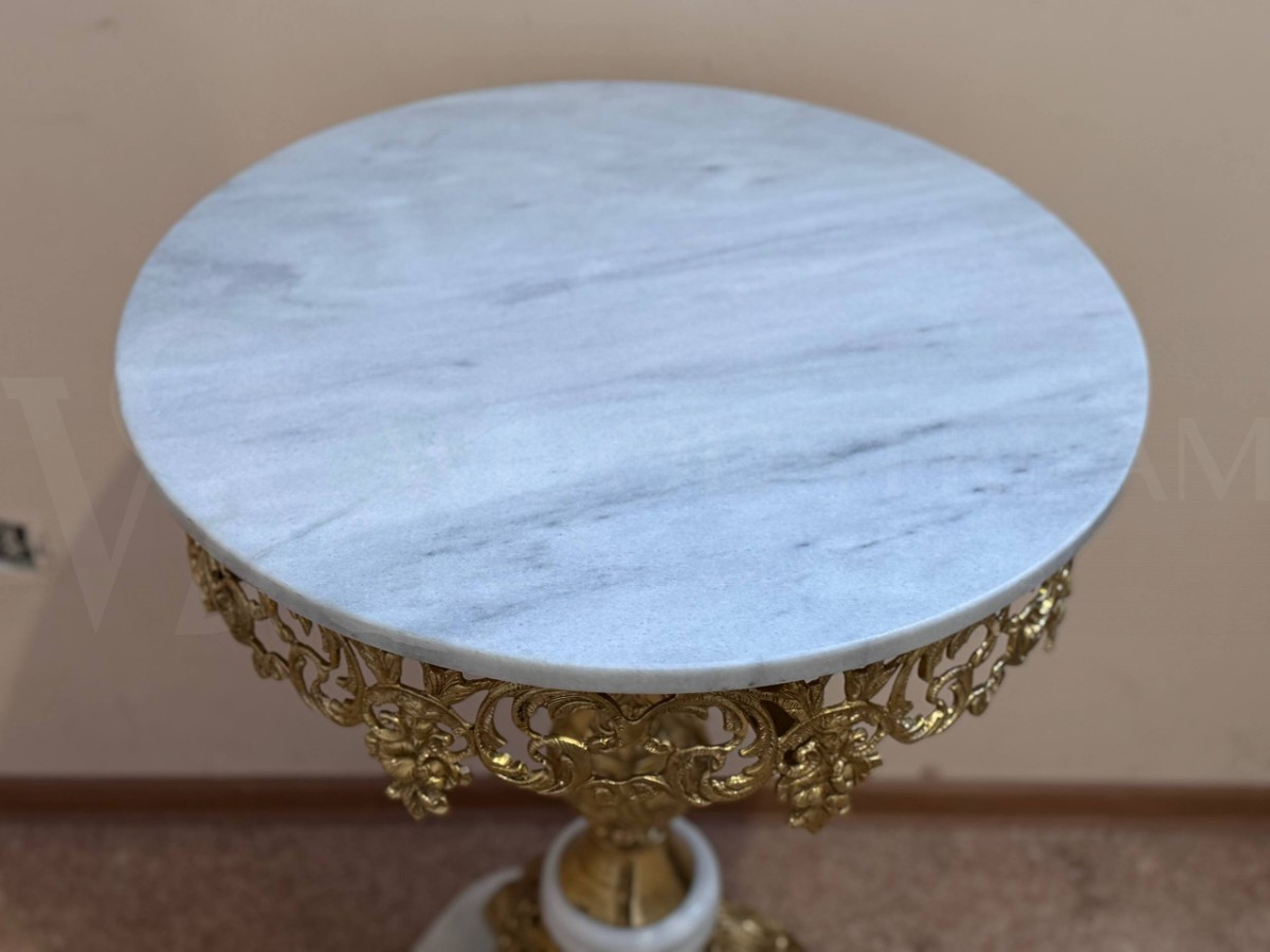 Стол/подставка в стиле ампир