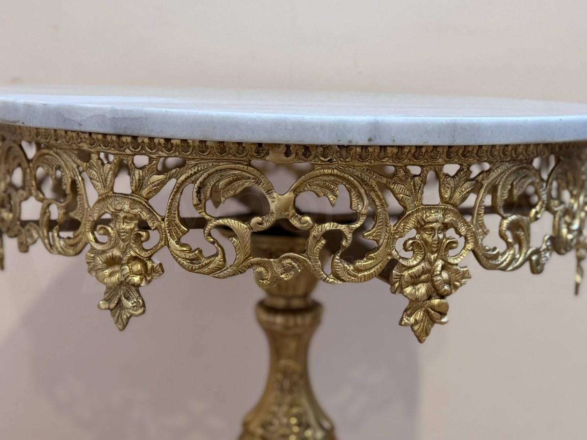 Стол/подставка в стиле ампир