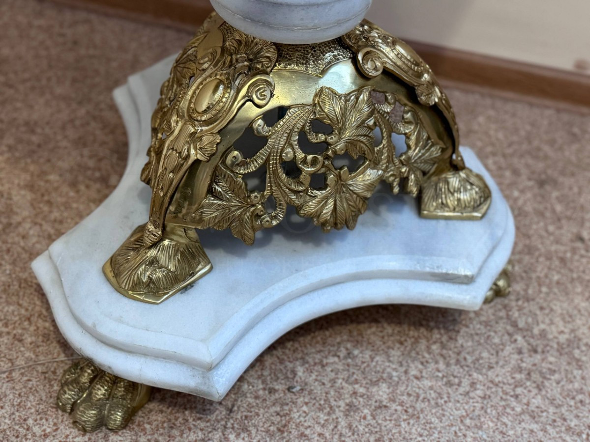 Стол/подставка в стиле ампир