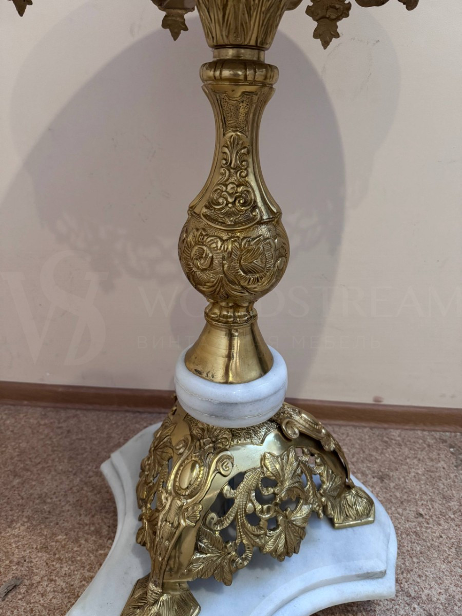 Стол/подставка в стиле ампир