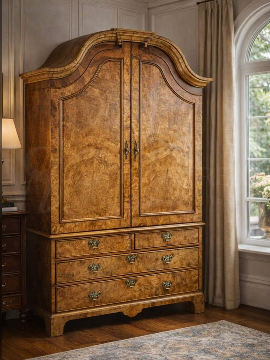 Шкаф кабинетный винтажный