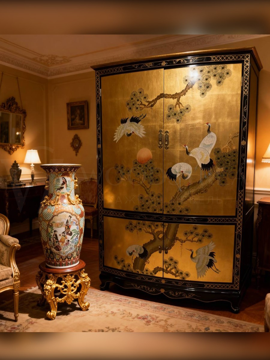Шкаф в стиле шинуазри