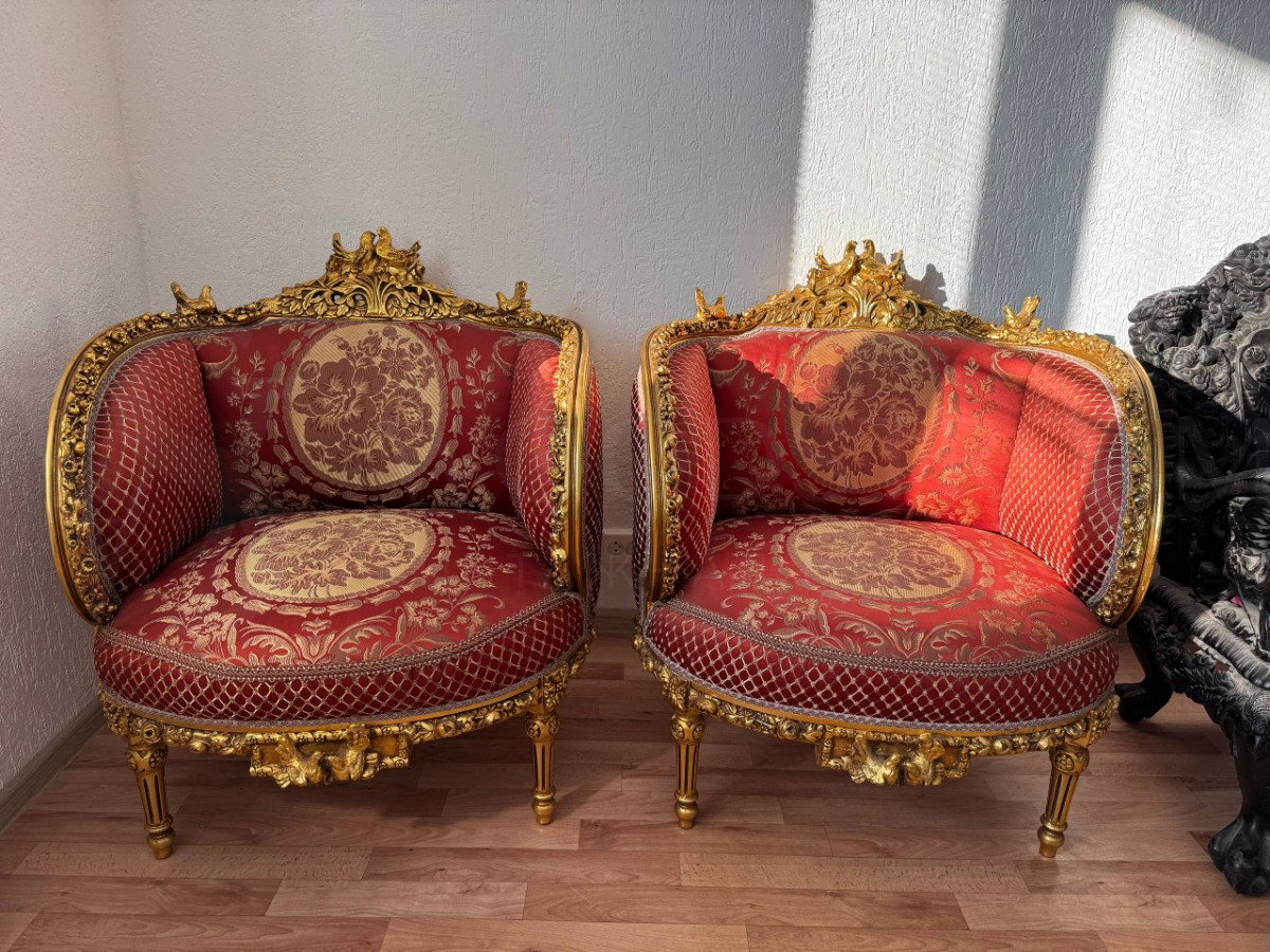 Комплект мягкой мебели для гостиной в стиле Людовика XVI