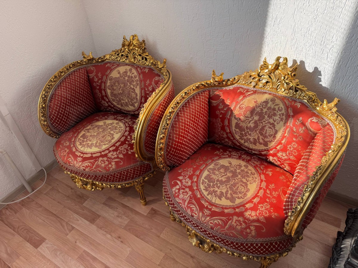 Комплект мягкой мебели для гостиной в стиле Людовика XVI