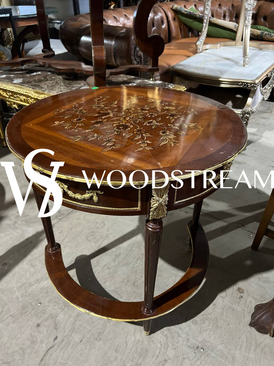 Стол/Подставка в стиле Людовика XVI