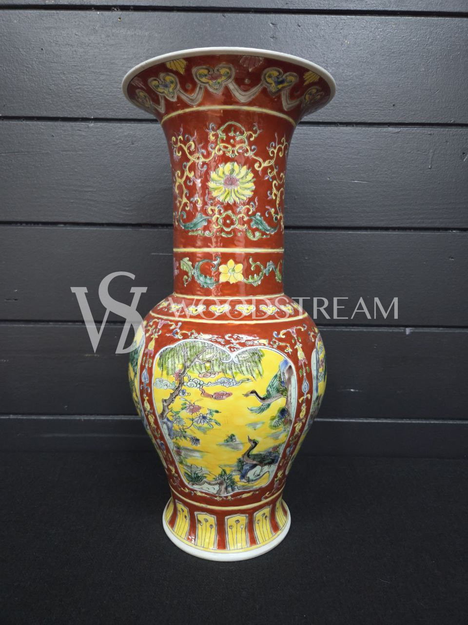 Ваза в стиле шинуазри