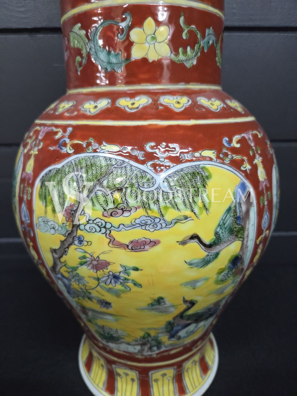 Ваза в стиле шинуазри