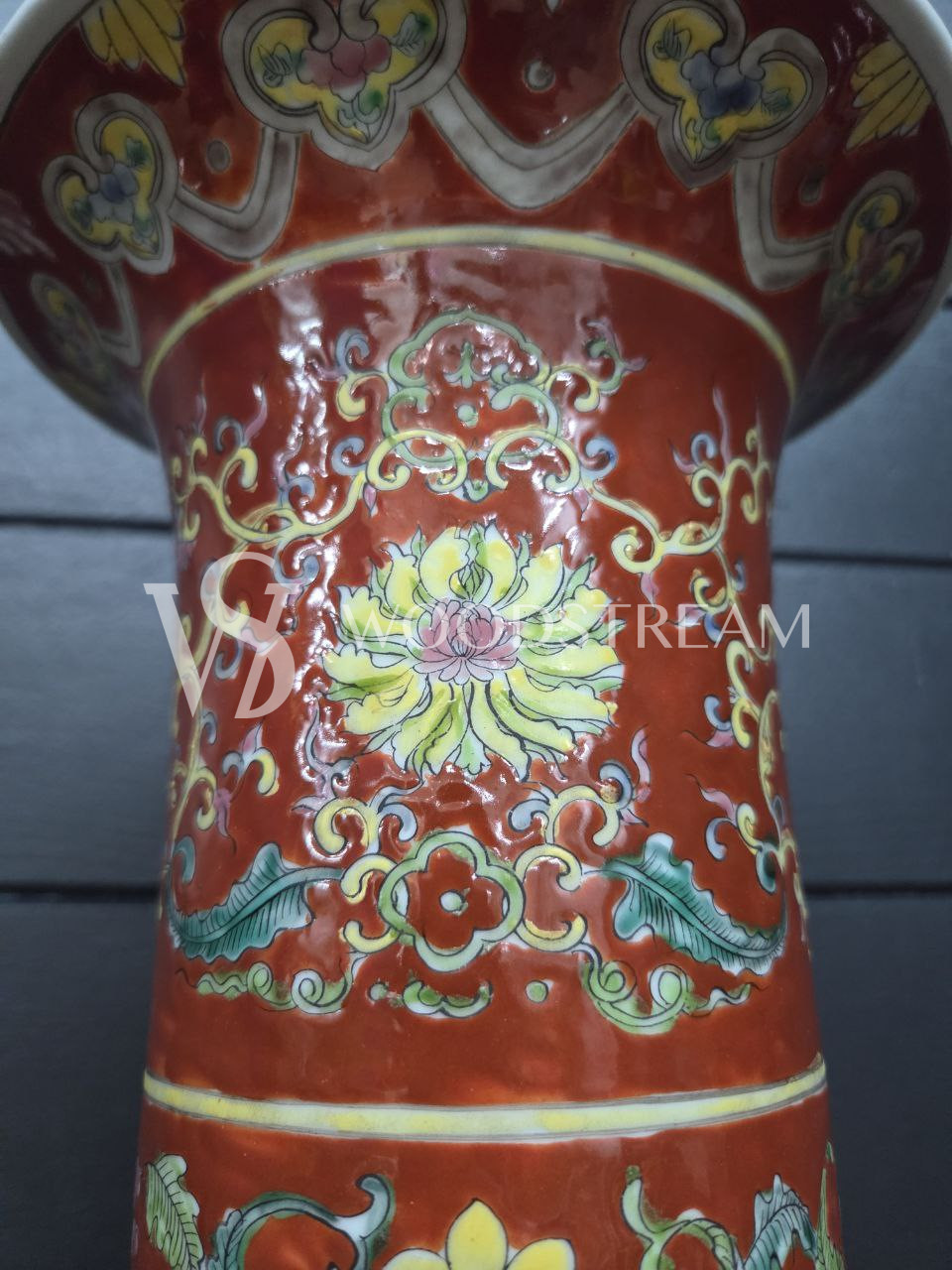 Ваза в стиле шинуазри