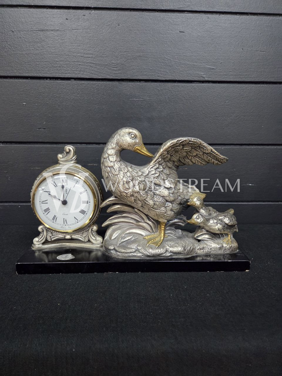 Часы настольные/каминные со скульптурой Утка